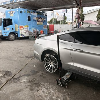 Ez Tires - During installation - Wheel & Rim Repair Near Me - Oakland, California Ez Tires - During installation - Wheel & Rim Repair Near Me - Oakland, California