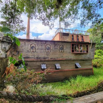 Solomon's Castle - Tours Near Me - Ona, Florida