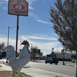 Pollo El Ranchero - Front sign