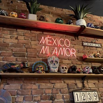 La Gaviota - Outremont - Intérieur - Mexican Near Me - Outremont, Quebec La Gaviota - Outremont - Intérieur - Mexican Near Me - Outremont, Quebec