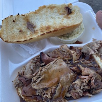 Cozy Corner Restaurant - Sliced pork sandwich - Barbeque Near Me - Memphis, Tennessee