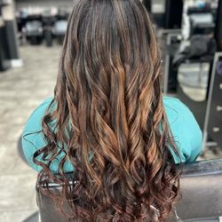 Lee's Salon