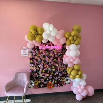 La Zwina Boutique - Seating area - Women's Clothing Near Me - Anaheim, California