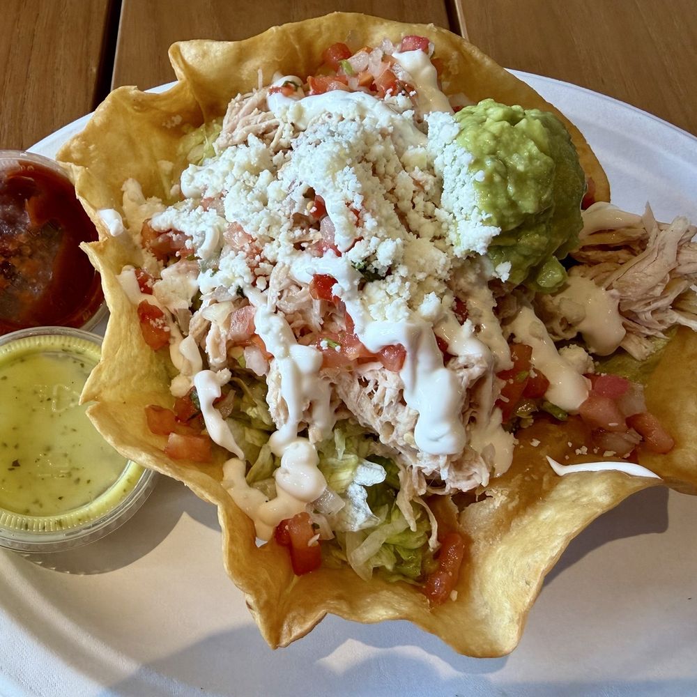 Serg’s Mexican Kitchen - taco salad with chicken - Mexican Near Me - Honolulu, Hawaii Serg’s Mexican Kitchen - taco salad with chicken - Mexican Near Me - Honolulu, Hawaii