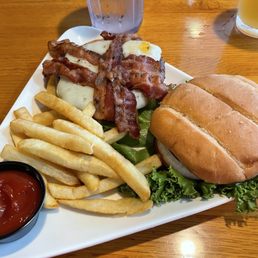 Monumental Burger (1 patty) Monumental Burger (1 patty)