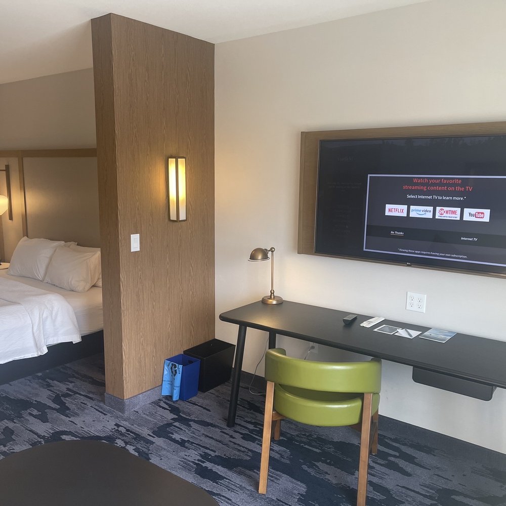 Fairfield by Marriott Inn & Suites Wenatchee - King Suite overviews - Hotels Near Me - East Wenatchee, Washington
