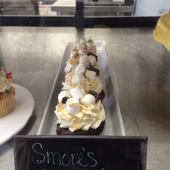Sugarbee Custom Bake Shop - cute s'mores cupcakes! - Desserts Near Me - Redlands, California Sugarbee Custom Bake Shop - cute s'mores cupcakes! - Desserts Near Me - Redlands, California