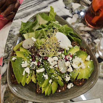 Galeries Lafayette Haussmann - Avocado toast - Department Stores Near Me - Paris, 75
