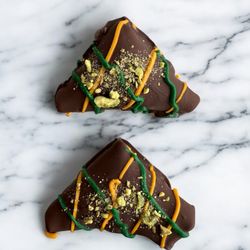 Sweet Cravers - dubai chocolate samosa