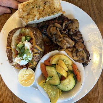 Mountain Oaks Cafe - New York Strip Senior Dinner - American Near Me - Oakhurst, California