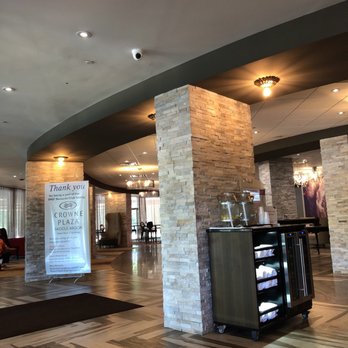 Crowne Plaza Saddle Brook - lobby - Hotels Near Me - Saddle Brook, New Jersey