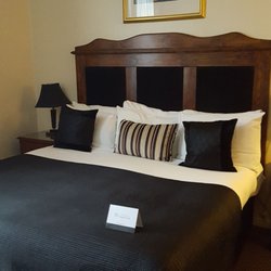 Aberdeen Douglas Hotel - Angenehmer warmer Empfang. Sauberes großes Zimmer und überraschend großes Bett.