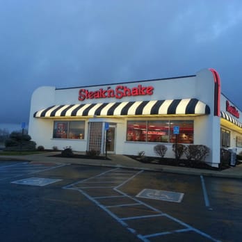 Steak ’n Shake -  the outside of a restaurant - Burgers Near Me - Plainfield, Indiana