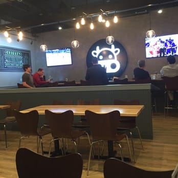 Basic Burger - Bar at basic burger - Burgers Near Me - Arlington, Virginia