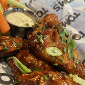 Tom's Watch Bar - Sports Bars Near Me - Sacramento, California
