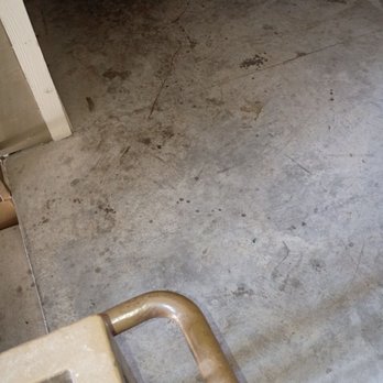 Mission Hill - It's worse in person. Grime, dirt and trash in hallway and stairs. Despite announcements it is never cleaned up - Apartments Near Me - New Braunfels, Texas Mission Hill - It's worse in person. Grime, dirt and trash in hallway and stairs. Despite announcements it is never cleaned up - Apartments Near Me - New Braunfels, Texas