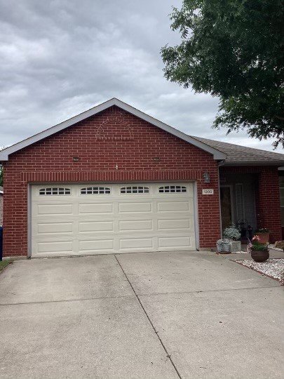 Slide of Valor Roofing Group