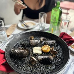 Squid Ink Paella X2 With Paella Pan