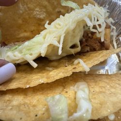 Tacos Tolteca - Dry hard shell tacos with barely any meat