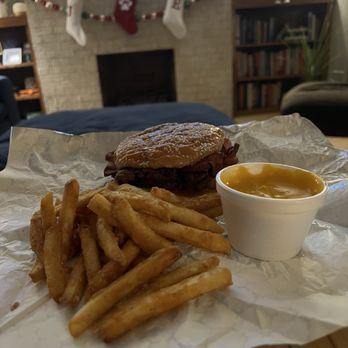 Fred's Frozen Custard & Grill - Burgers Near Me - Milwaukee, Wisconsin