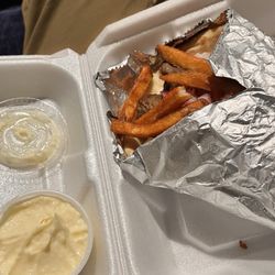 Peño Mediterranean Grill - Lamb gyro