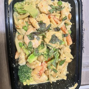 Frida's - Red Curry with Shrimp - Vegetarian Near Me - University City, Missouri