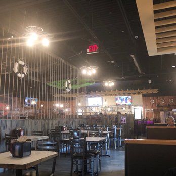 Pier 11 Boiling Seafood & Bar - Full bar - Seafood Near Me - Columbus, Ohio