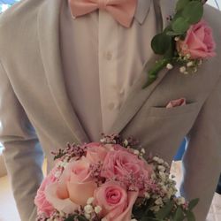 Joan's Aroma Florist - Bouquet and boutonnière