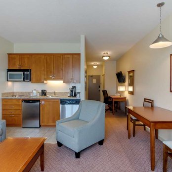 Best Western Plus Chemainus Inn - Living Area - Hotels Near Me - Chemainus, British Columbia Best Western Plus Chemainus Inn - Living Area - Hotels Near Me - Chemainus, British Columbia
