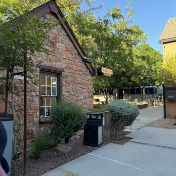 Bee Sweet - Ice Cream & Frozen Yogurt Near Me - St. George, Utah Bee Sweet - Ice Cream & Frozen Yogurt Near Me - St. George, Utah