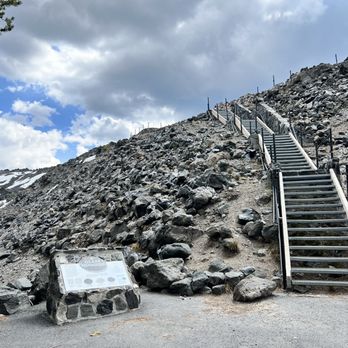 Big Obsidian Flow - Big Obsidian Flow at Newberry - Hiking Near Me - La Pine, Oregon Big Obsidian Flow - Big Obsidian Flow at Newberry - Hiking Near Me - La Pine, Oregon