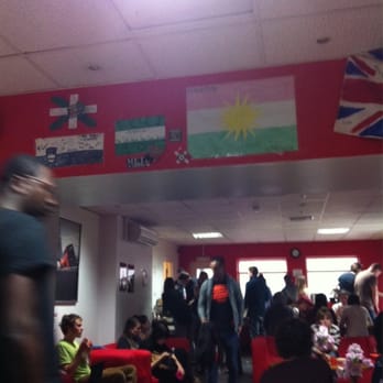 Smart Hostels - Breakfast time! A lot of people because it's free! - Hostels Near Me - London, XGL