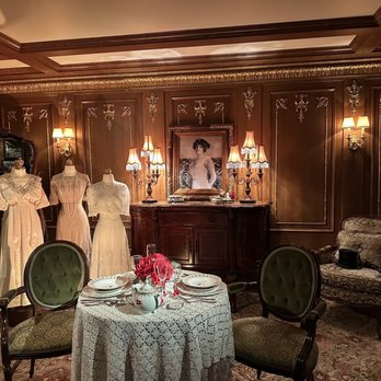 Titanic Museum Attraction - First class parlor - Museums Near Me - Pigeon Forge, Tennessee Titanic Museum Attraction - First class parlor - Museums Near Me - Pigeon Forge, Tennessee
