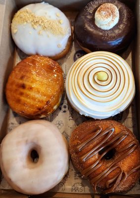 Doce Donut Co by null