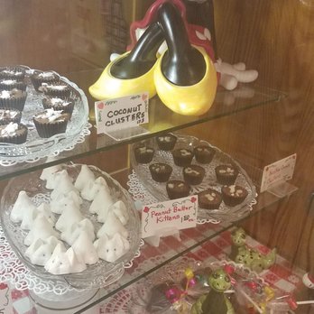 Sweet Memories Confectionery - Candy Stores Near Me - Dubuque, Iowa