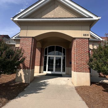 Truist - Main entrance - Banks & Credit Unions Near Me - Winston Salem, North Carolina Truist - Main entrance - Banks & Credit Unions Near Me - Winston Salem, North Carolina