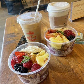 Knots Coffee Roasters - Açaí bowls from The Deck, Longboard latte (hot), Decaf iced vanilla latte with oatmilk - Coffee & Tea Near Me - Honolulu, Hawaii Knots Coffee Roasters - Açaí bowls from The Deck, Longboard latte (hot), Decaf iced vanilla latte with oatmilk - Coffee & Tea Near Me - Honolulu, Hawaii