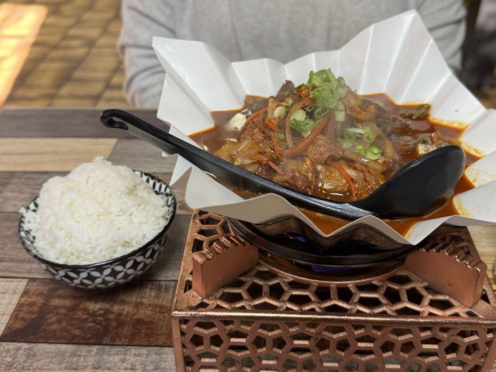 Haru Fusion Cuisine Logo