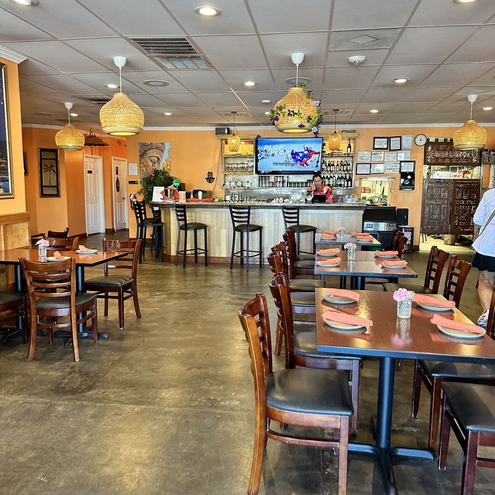 Baan Thai Cuisine - Interior - Thai Near Me - Humble, Texas