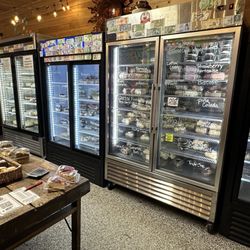 Momo's Cheesecakes - Soooo many varieties of cheesecake ready to go, 24 hours a day.