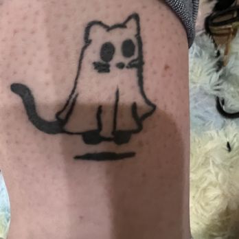 The House Electric - Lines are blurred and still not fully healed after 8 months. She went way too deep and hurt me. - Tattoo Near Me - Portland, Oregon The House Electric - Lines are blurred and still not fully healed after 8 months. She went way too deep and hurt me. - Tattoo Near Me - Portland, Oregon