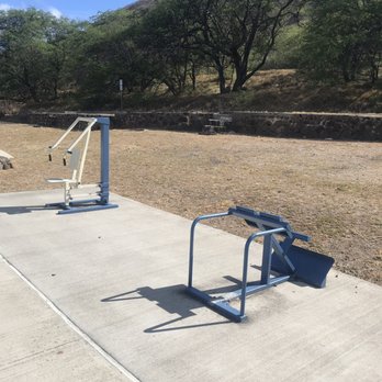 Bryan Clay Exercise Park - Simple body weight pec flys - Parks Near Me - Honolulu, Hawaii