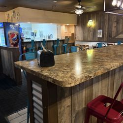 Firehouse Pizza - Counter dining