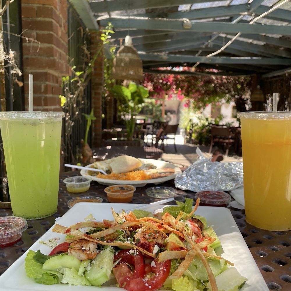 El Unico - Outdoor seating - Mexican Near Me - Lake Elsinore, California