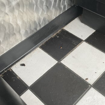 Penny's Diner - State of the floors at 11 am. - Diners Near Me - Belen, New Mexico