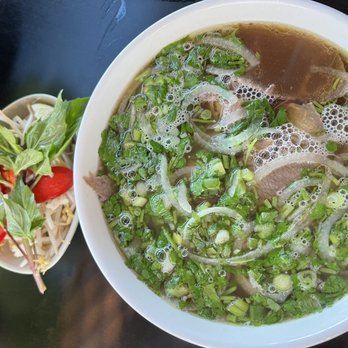 LES BA'GET - Pho with lean brisket - Vietnamese Near Me - Houston, Texas LES BA'GET - Pho with lean brisket - Vietnamese Near Me - Houston, Texas