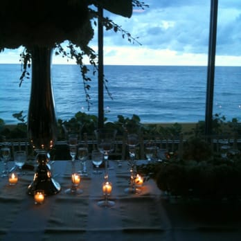 Fraternidad AFDA - The Bride and Grooms table and background. - Venues & Event Spaces Near Me - San Juan, Puerto Rico