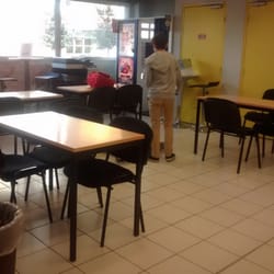 Simply Market - La petite salle repas!