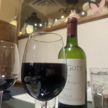 Francesco's Bistro - Wine, of course but seasonal drinks rock! - Pizza Near Me - Saint Louis, Michigan Francesco's Bistro - Wine, of course but seasonal drinks rock! - Pizza Near Me - Saint Louis, Michigan