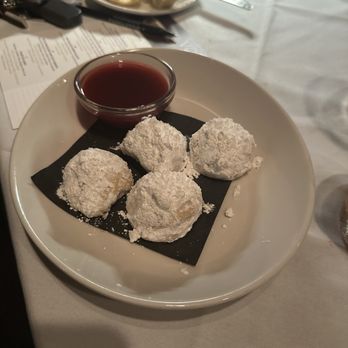 Sullivan's Steakhouse - Polish tea cakes - Steakhouses Near Me - Raleigh, North Carolina Sullivan's Steakhouse - Polish tea cakes - Steakhouses Near Me - Raleigh, North Carolina
